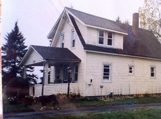837 Middle Rd, Willsboro, NY 12996