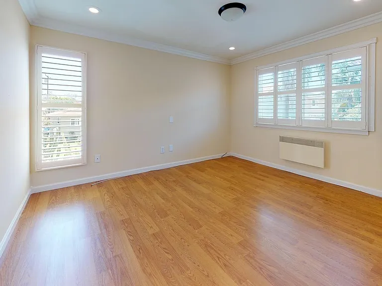 2112 Warfield Ave #5 — Photo 10