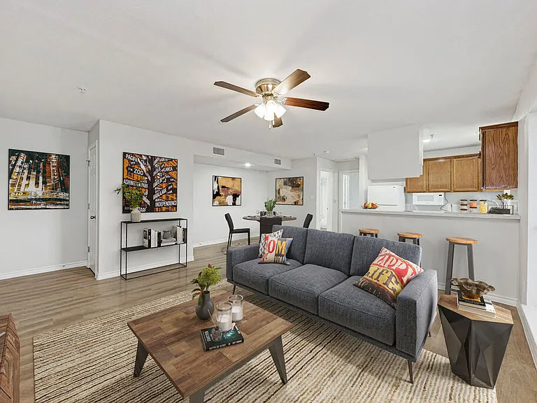 Austin Parke Apartments — Photo 10