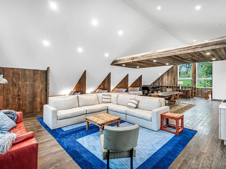 6568 Sonoma Mountain Rd — Photo 85