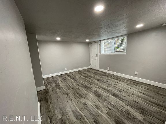 3rd image of 115 N H St #H
