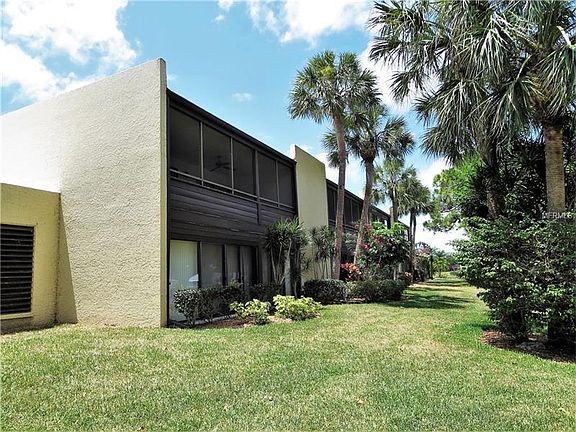 5th image of 225 Lakewood Dr #225