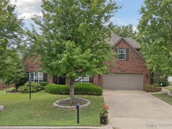 7104 E 81st Pl, Tulsa, OK 74133