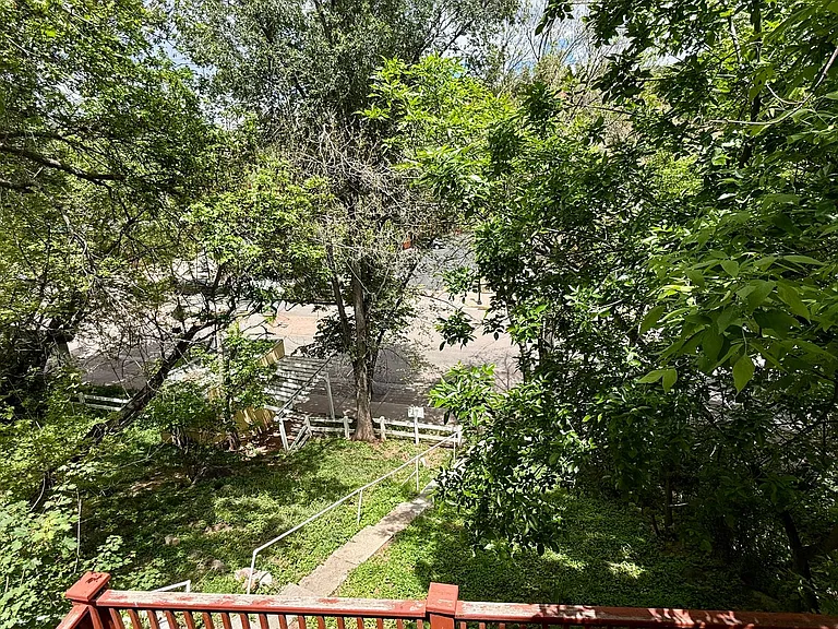 617 Manitou Ave — Photo 13