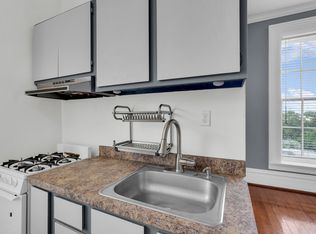 112 E Harris St, Savannah, GA 31401