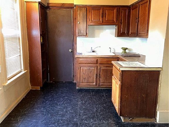 5th image of 3325 Neilson Ave