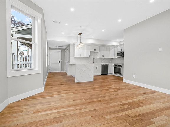 5th image of 60 Stanley St #102