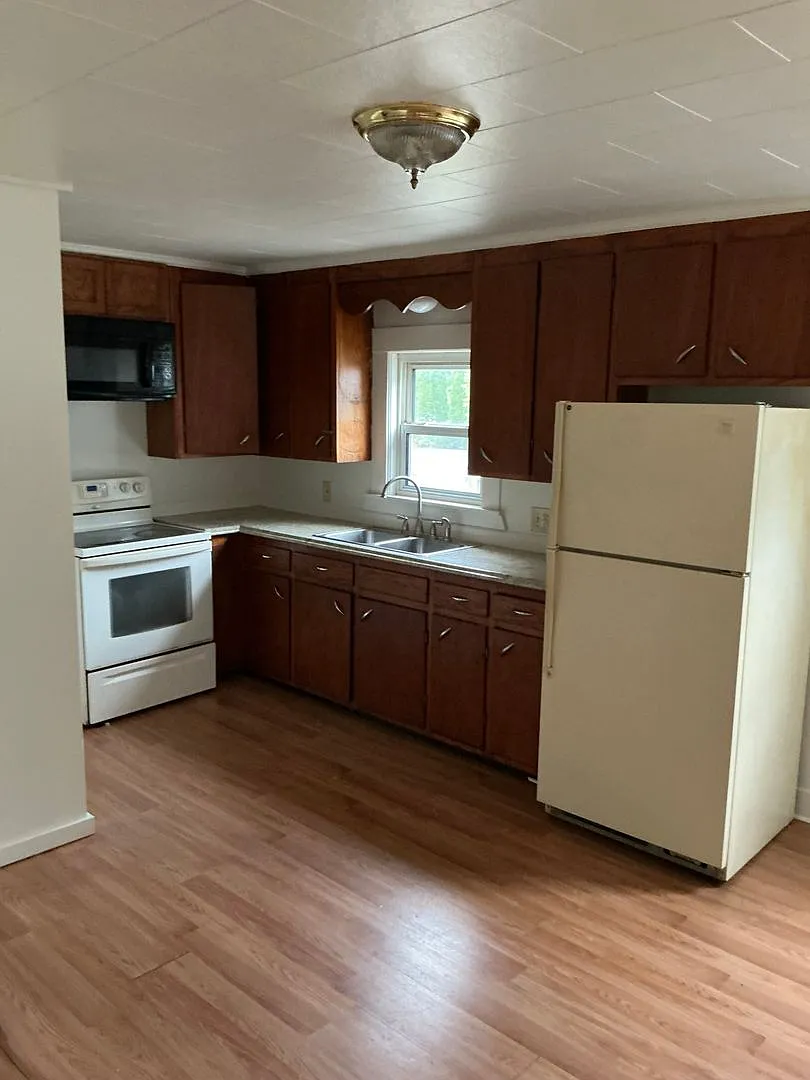 202 Mt Vernon Avenue — Photo 2