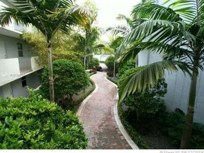 8950 SW 69th Ct APT 305, Pinecrest, FL, 33156