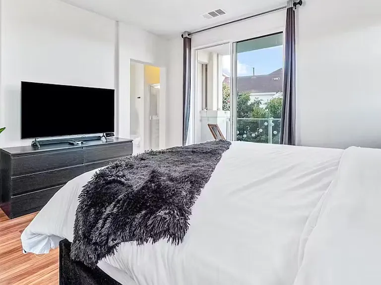 760 Harbor Cliff Way #118 — Photo 34