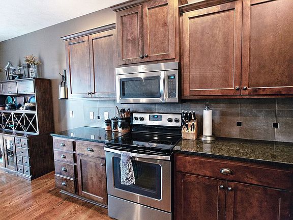 5th image of 7201 Dempster Dr
