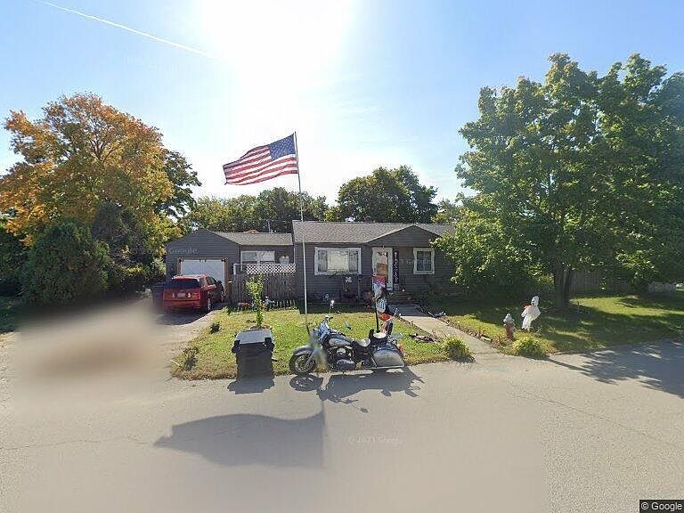 1st image of 230 Easton Ave
