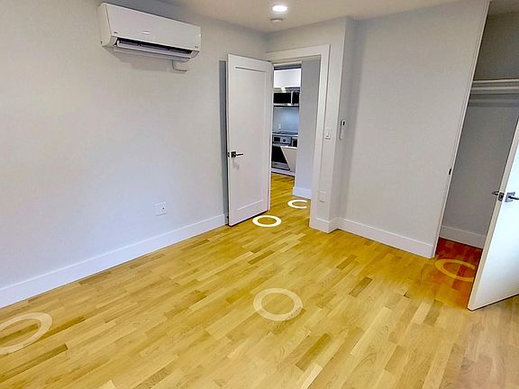 4th image of 339 Harvard St #3