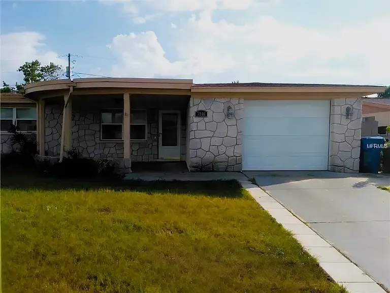 3916 Cedarwood Dr — Photo 1