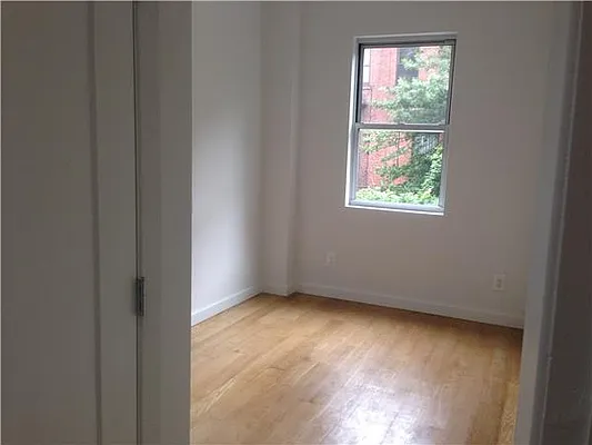 Rented by Kian Realty | media 14