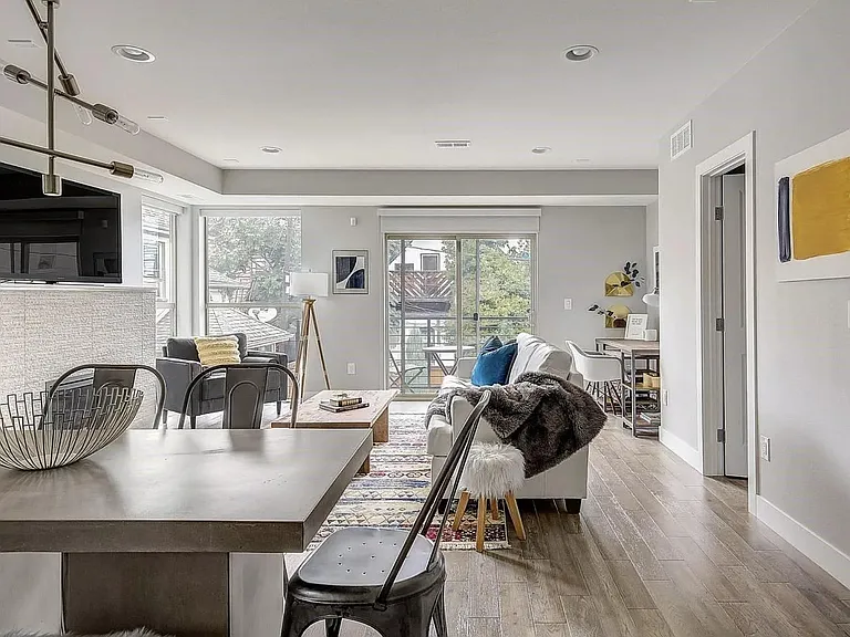 78 N Logan St — Photo 4