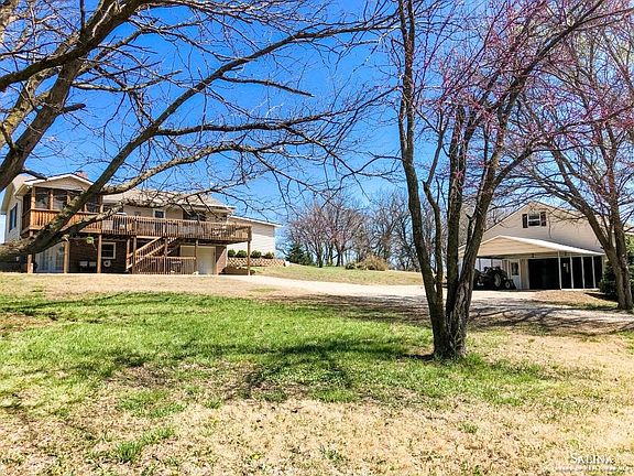 4th image of 233 N Bowen Dr