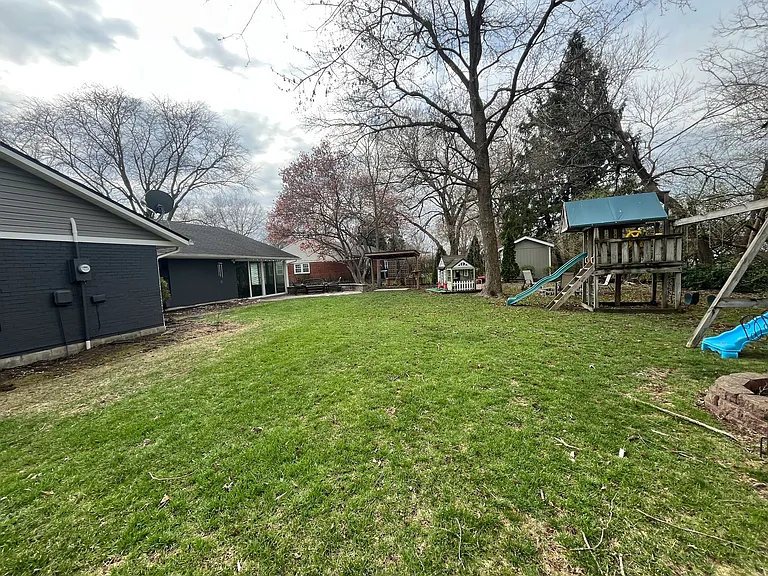 301 S Village Dr — Photo 36