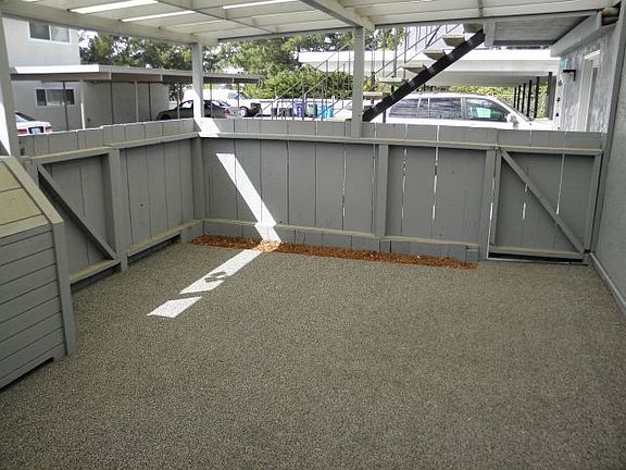 4th image of 150 Yorkshire Ct APT A