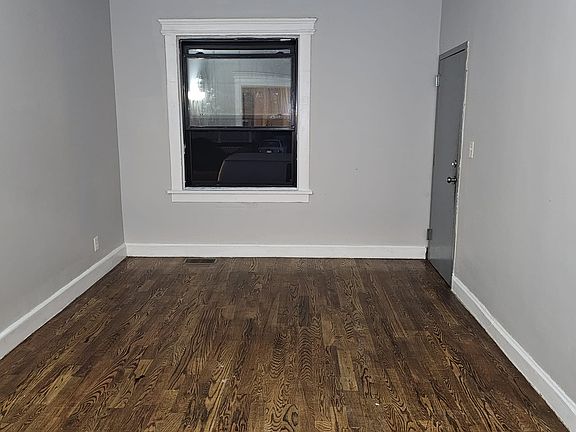 5th image of 277 S Clinton St #1R