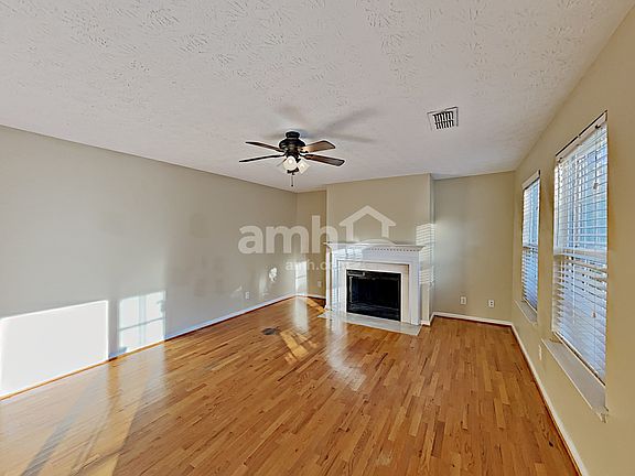 4th image of 604 River Knoll Ct