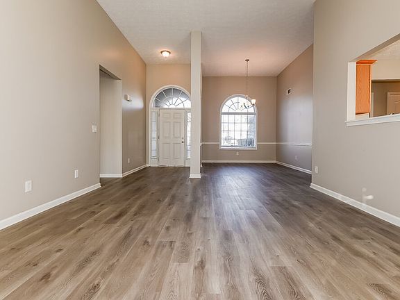 3rd image of 5465 Yellow Pine Dr