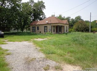 1313 N Main St, Pleasanton, TX 78064