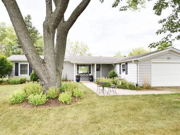 W294N5519 Merton AVENUE, Hartland, WI 53029