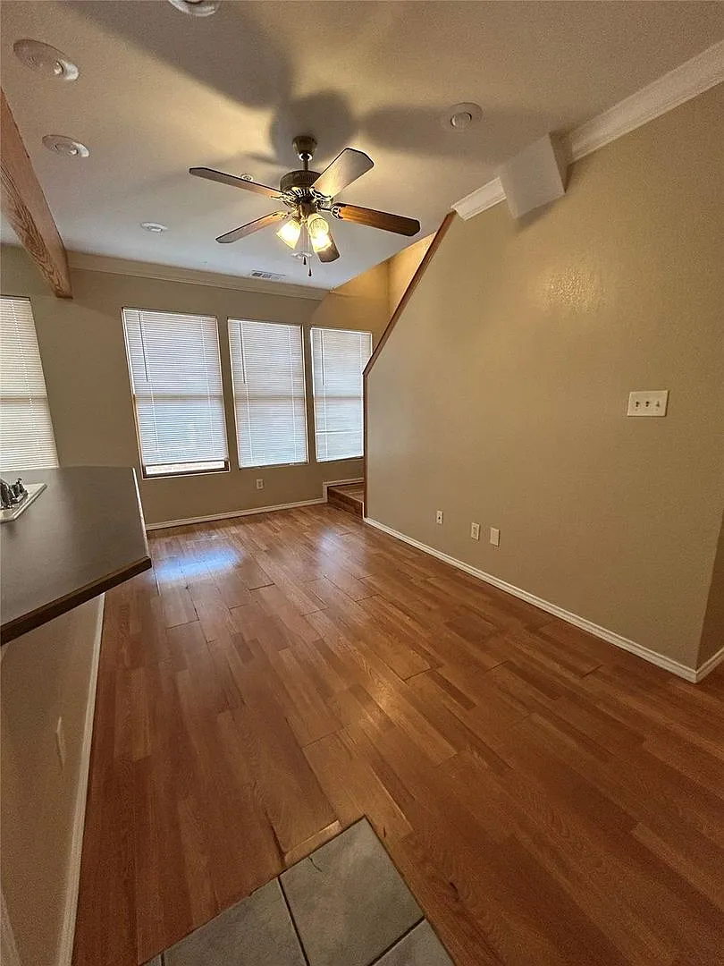 4600 Gaston — Photo 4