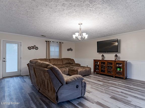 3rd image of 4703 Francell Ct