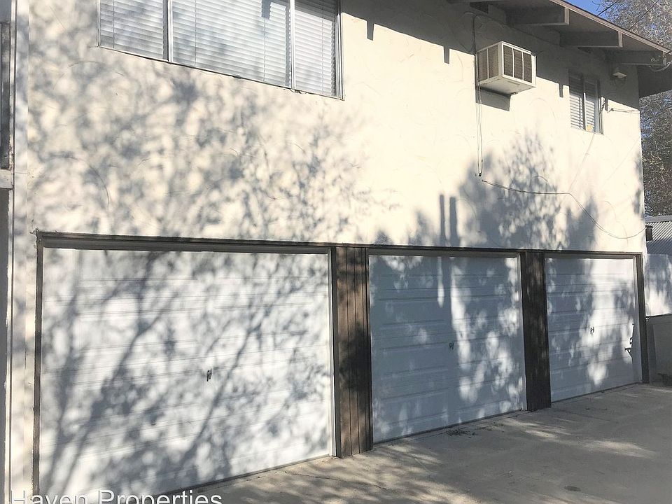 2nd image of 1545 Oak St #540