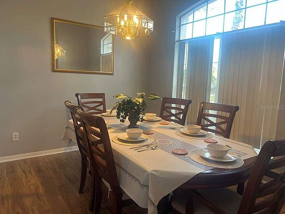 2nd image of 115 Castlemain Cir