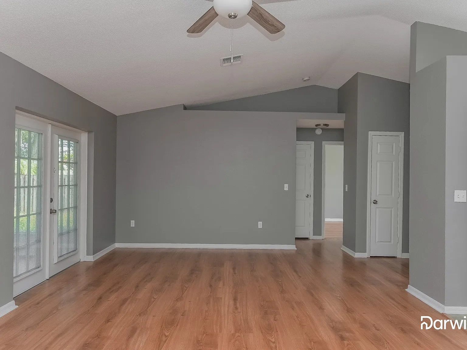 3 bed, 2.0 bath, 1380 sqft, $1,925 — Photo 3