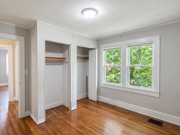 1646 Berkley St SW — Photo 3