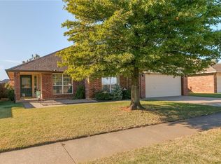 10900 NW 38th Ter, Yukon, OK 73099