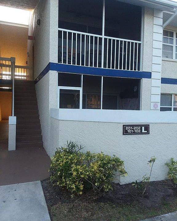 1st image of 1526 SE Royal Green Cir #101