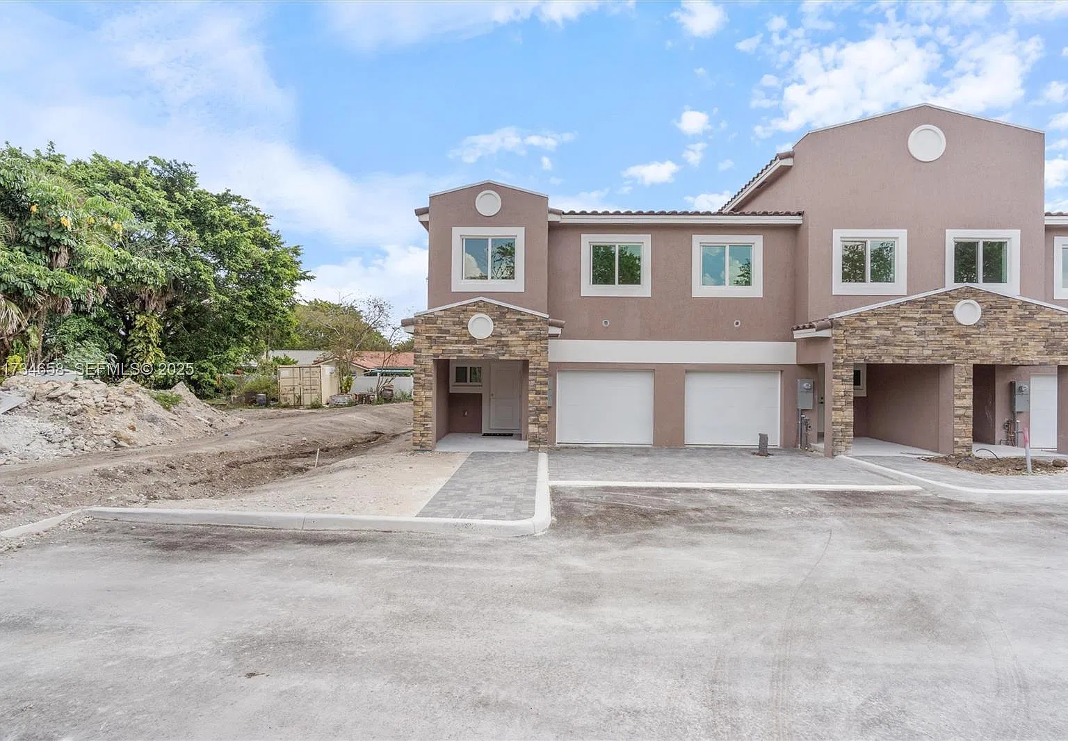 1567 NW 94th Way — Photo 1