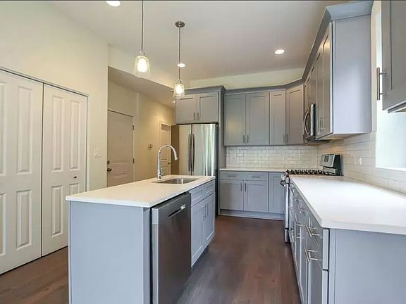 2nd image of 2852 W Shakespeare Ave APT 3