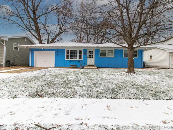 1312 Rutledge Rd, Bloomington, IL 61704