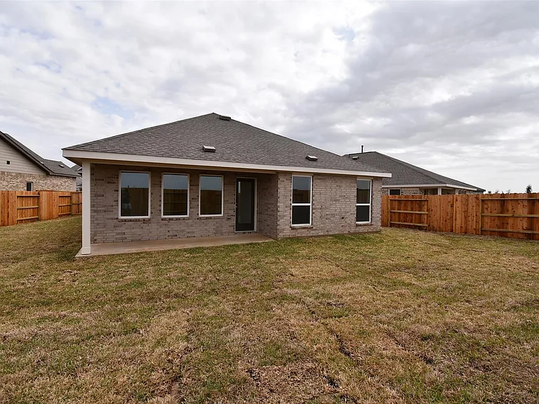 6303 Golden Seaton Dr — Photo 41