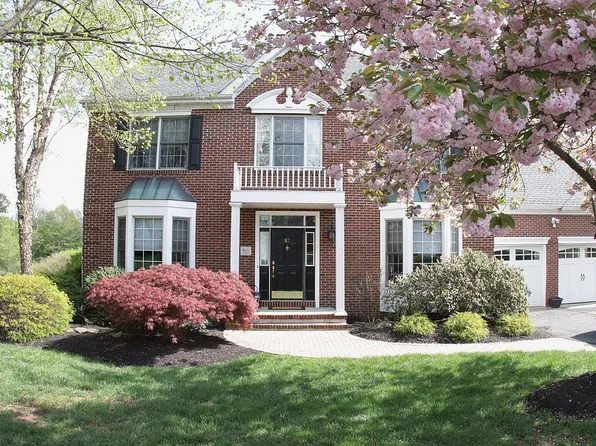 82 Bradley Ln, Bridgewater, NJ 08807