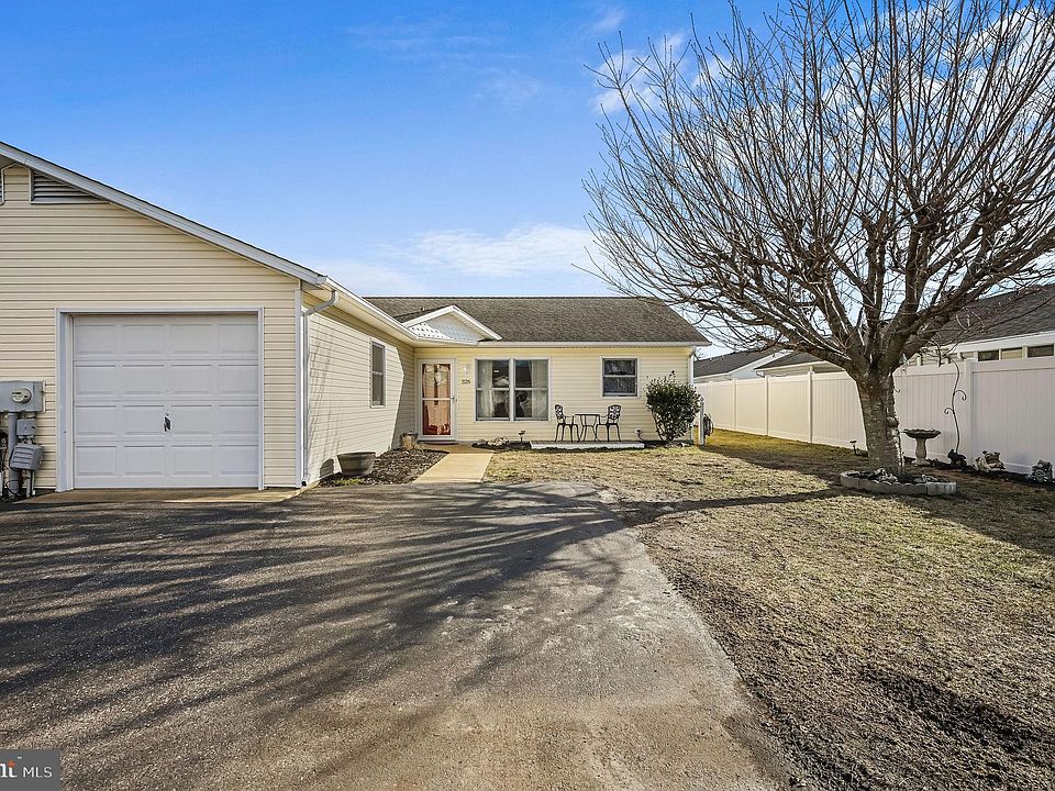 1st image of 326 Blossom Way