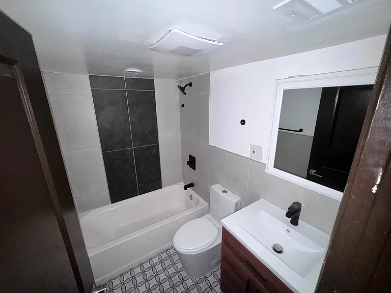 163 Elwood Ave #G1 — Photo 9