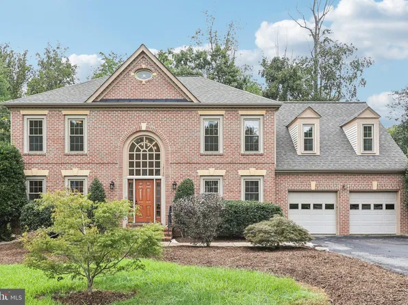 12720 Knightsbridge Dr, Woodbridge, VA 22192