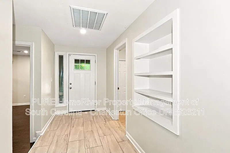 4 bed, 2.0 bath, 1700 sqft, $3,649 — Photo 3