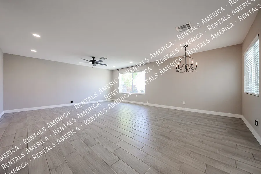 Beautifully updated single-level home — Photo 1