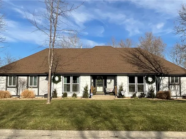 212 Carol Ln, Cameron, MO 64429
