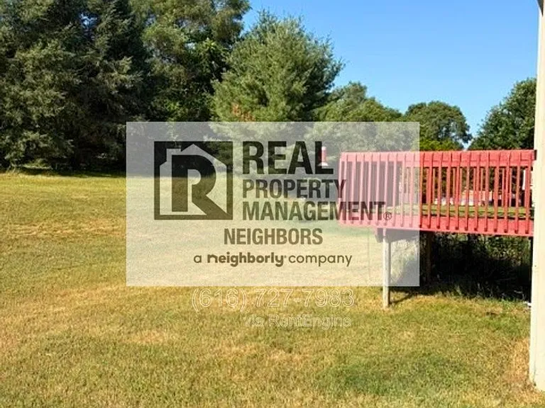 1636 Northbend Dr NE — Photo 18