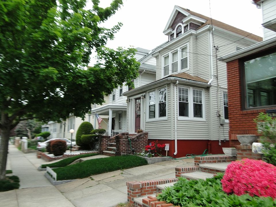1st image of 8627 107th St