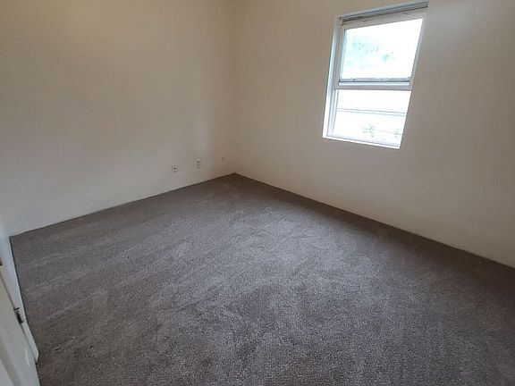 3rd image of 922-924 Elm St